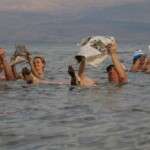Baden im Toten Meer Baden im Toten Meer