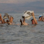 Baden im Toten Meer Baden im Toten Meer